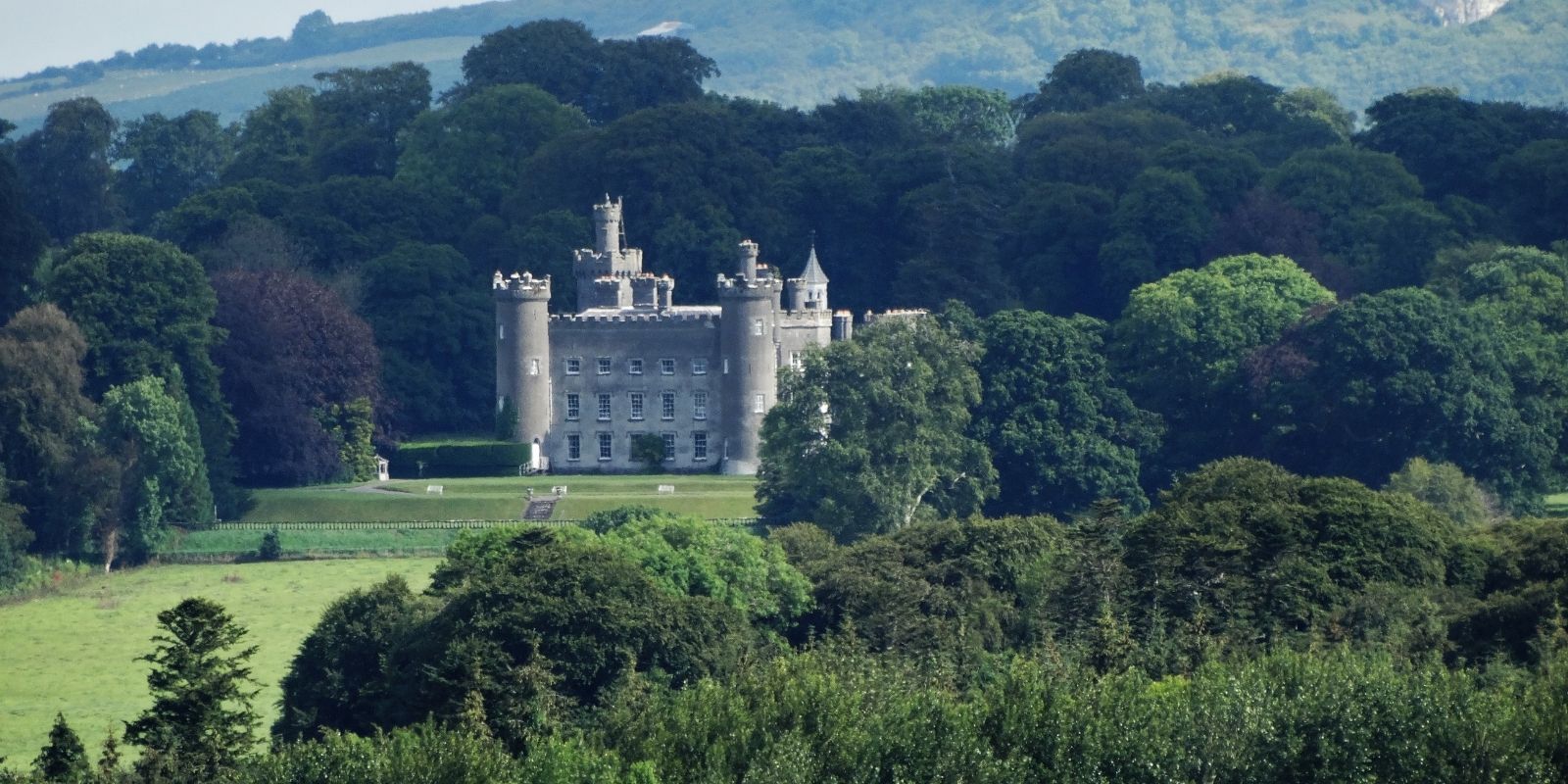 Tullynally castle www.bloomfieldhousehotel.ie_v2